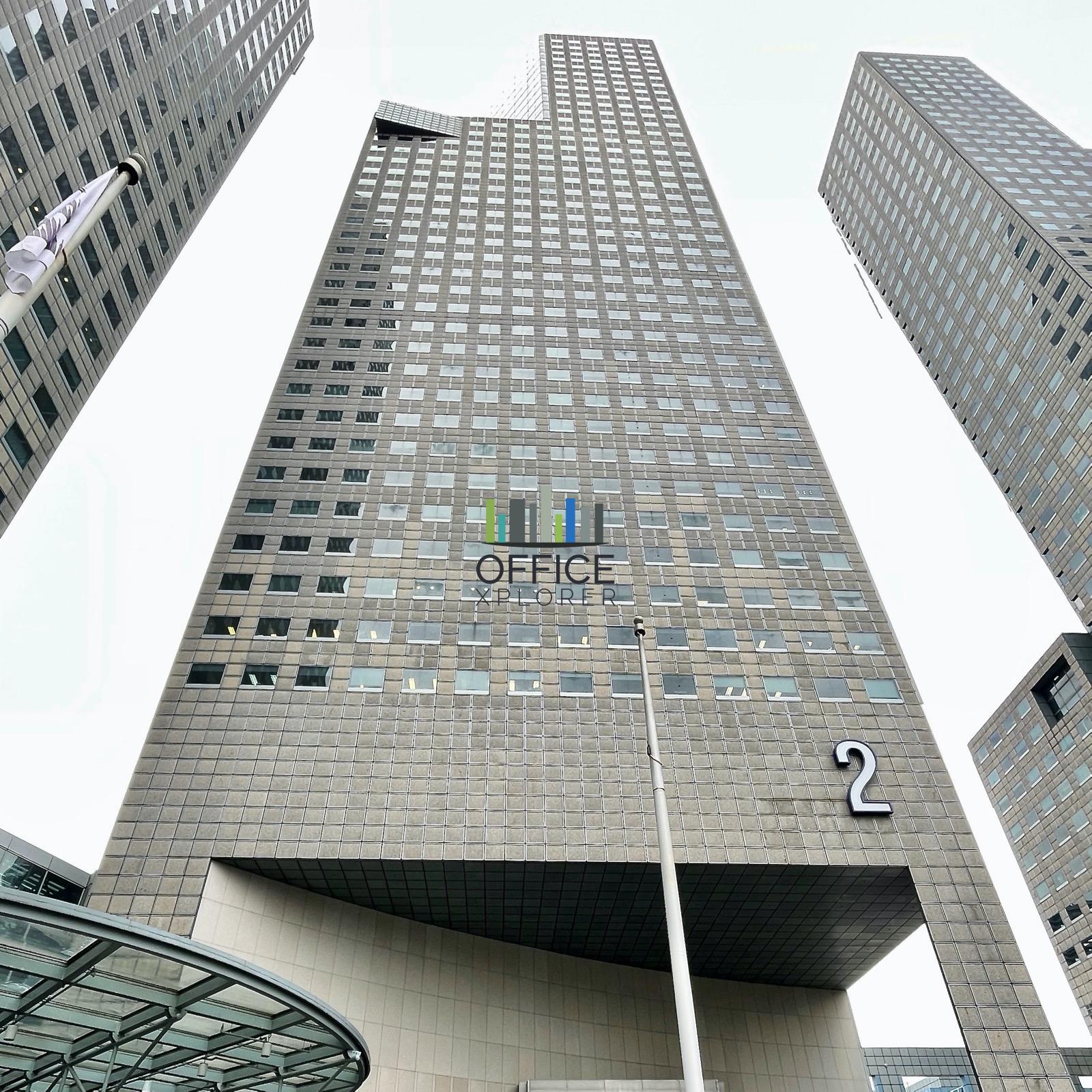 R Suntec Tower Two - Square
