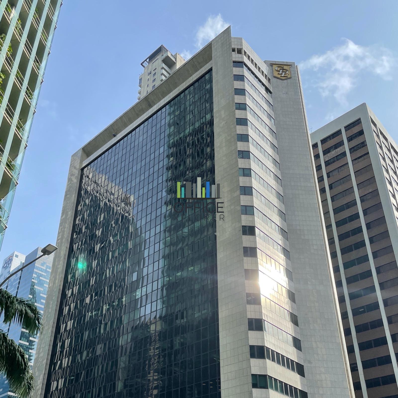 R City House - square