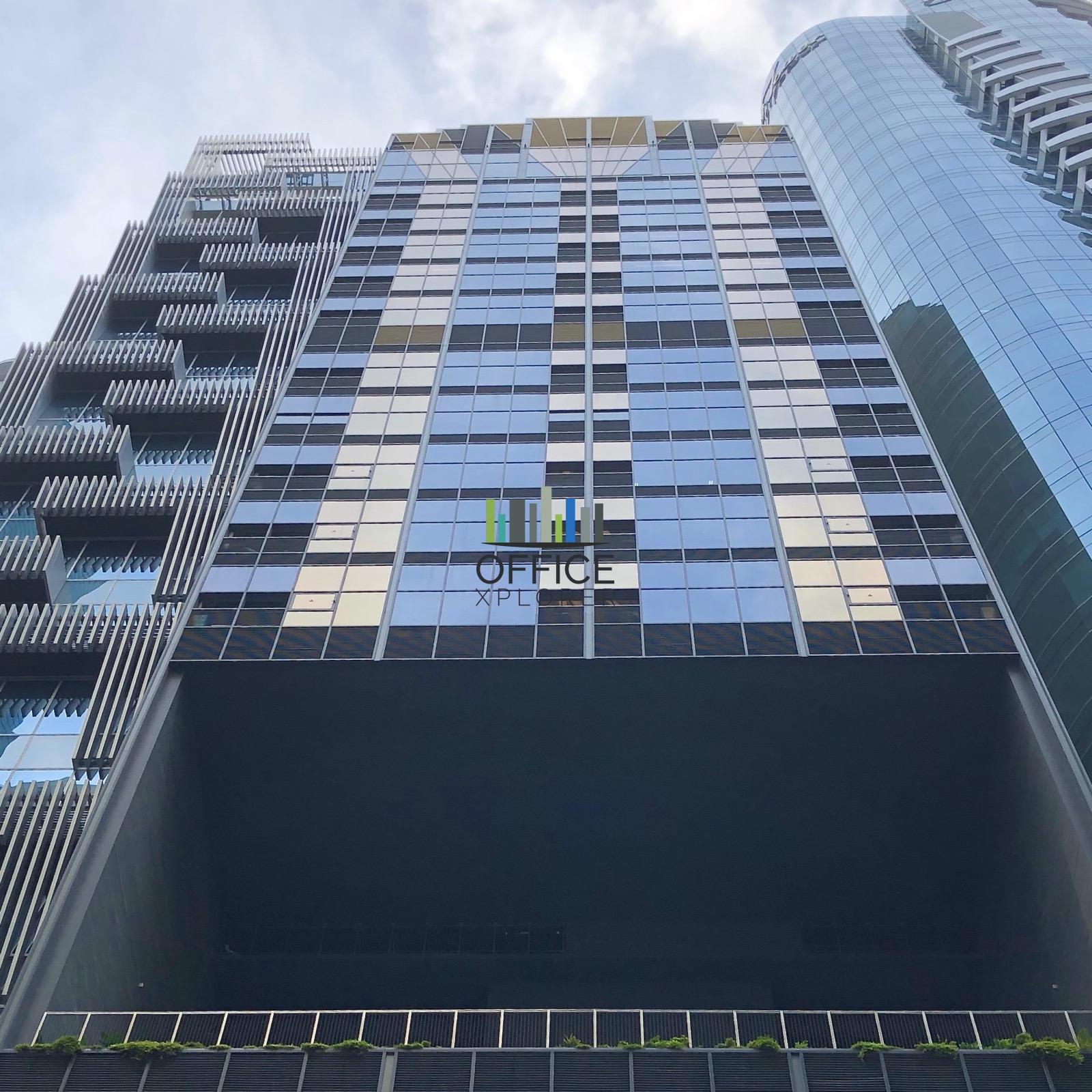 R Crown At Robinson - square